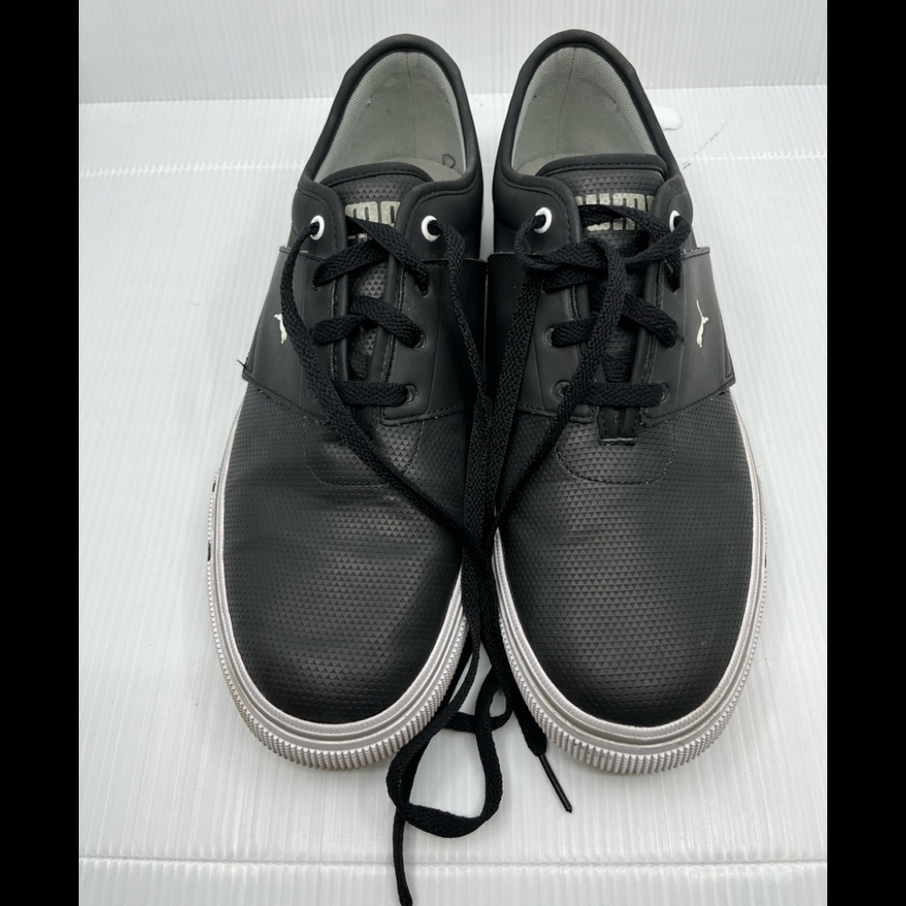 Mint condition only worn few times puma walking shoes